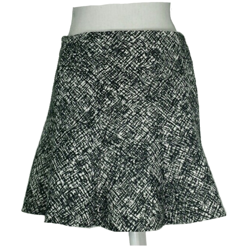 Zara Black and White Textured A-Line Skirt